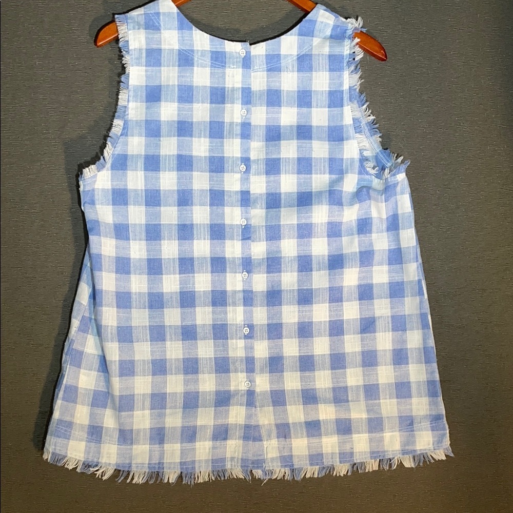 Elegant Blue and‎ White Blouse with Classic Design - Picture 5 of 6